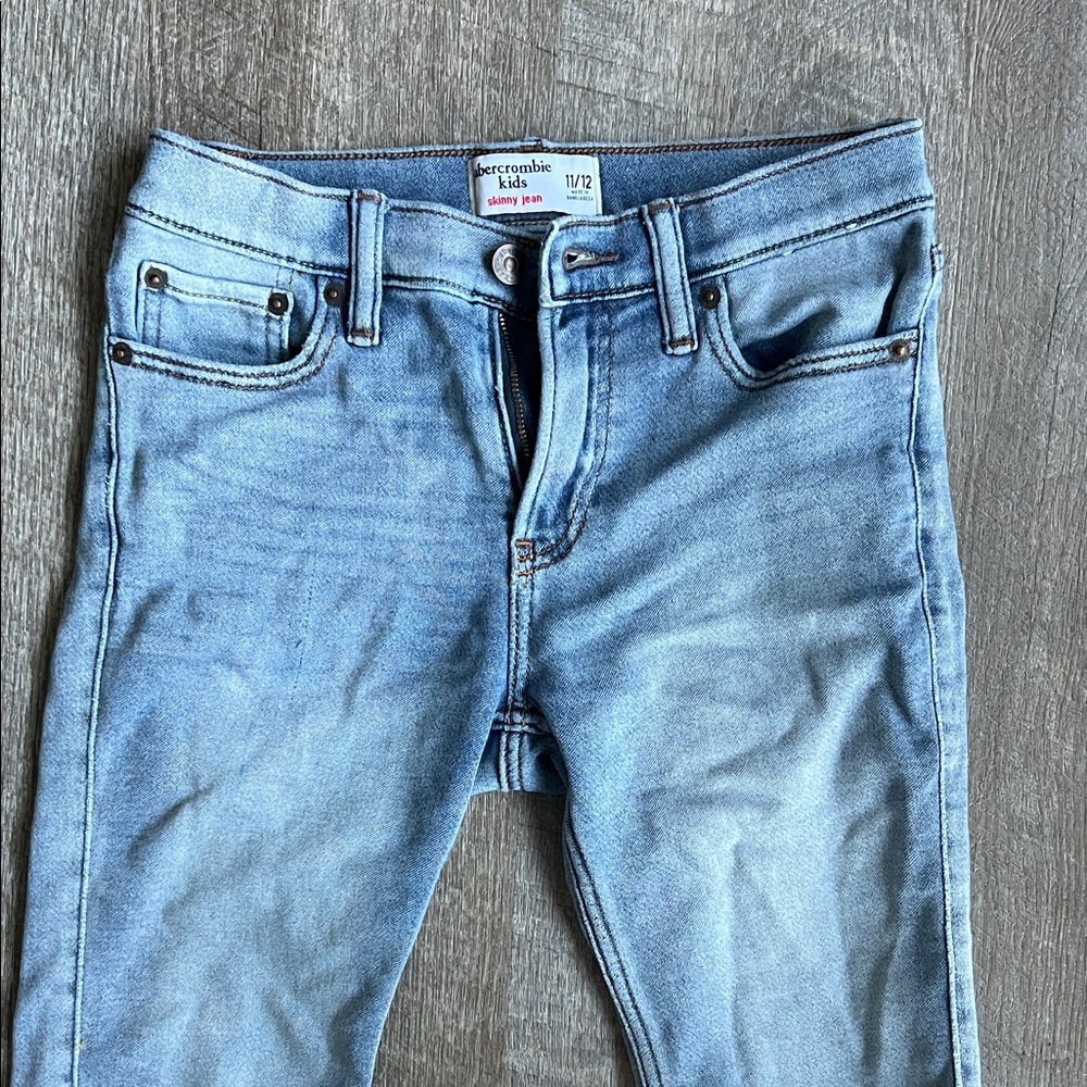 Abercrombie & Fitch Men's Light Blue Skinny Jeans